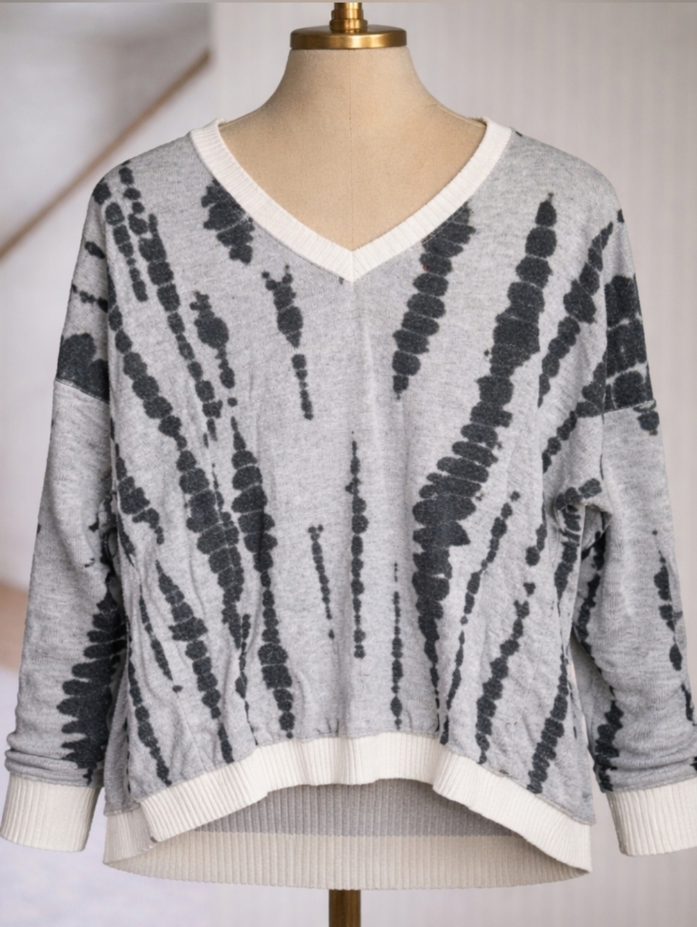 Via Vitale Wool Blend Vneck Sweater Mediun